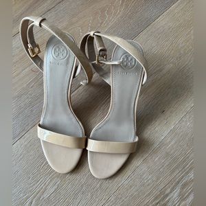 Tory Burch Elana 85MM Nude Patent Ankle Strap Sandals size 7